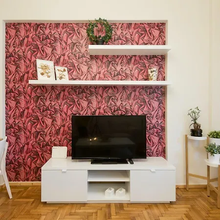 White Tower 1 Bdrm *